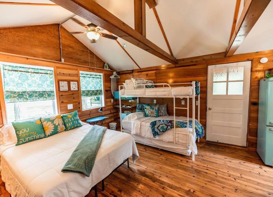 Big Blue Lake Cottages, Llc - Cottage #5 Holton Extérieur photo