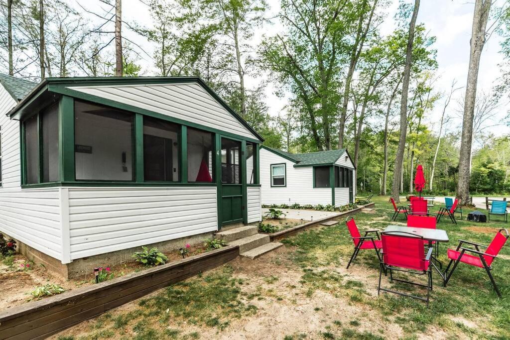 Big Blue Lake Cottages, Llc - Cottage #5 Holton Extérieur photo