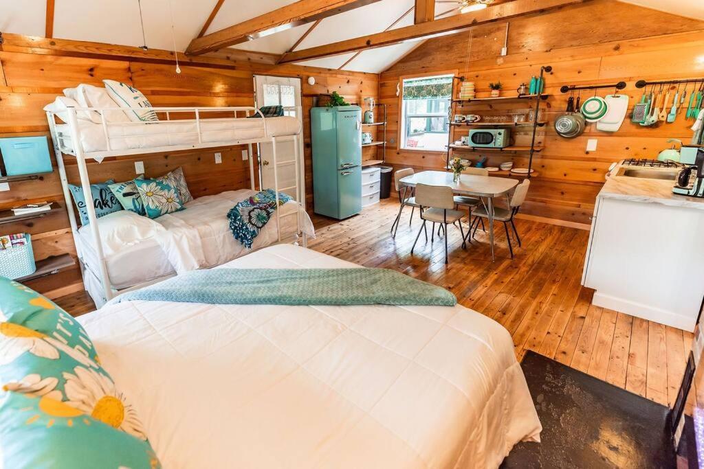 Big Blue Lake Cottages, Llc - Cottage #5 Holton Extérieur photo
