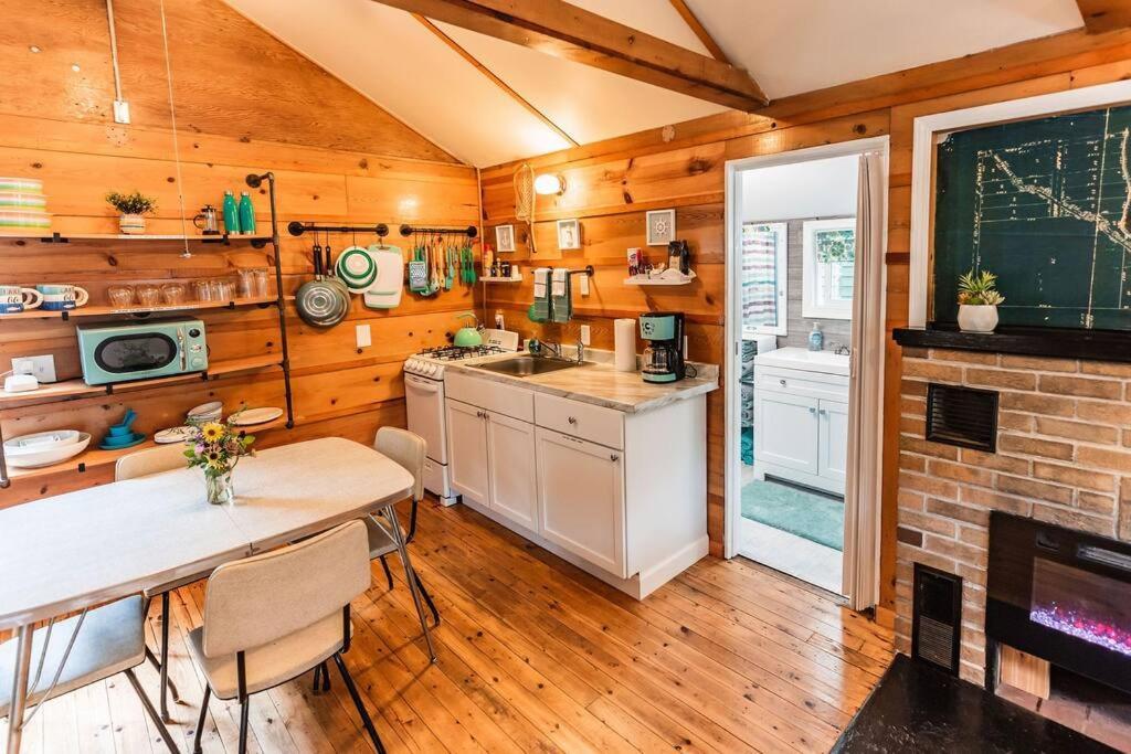 Big Blue Lake Cottages, Llc - Cottage #5 Holton Extérieur photo