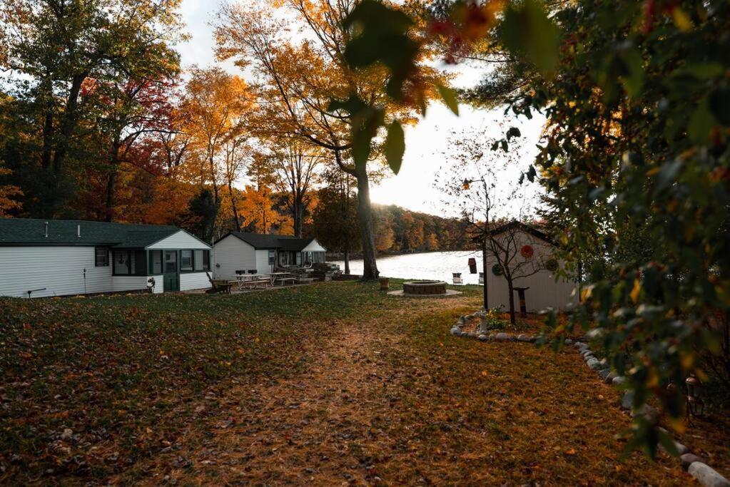 Big Blue Lake Cottages, Llc - Cottage #5 Holton Extérieur photo