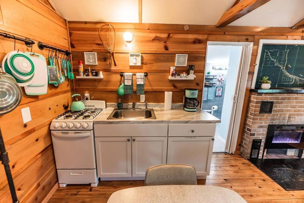 Big Blue Lake Cottages, Llc - Cottage #5 Holton Extérieur photo
