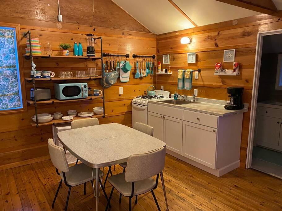 Big Blue Lake Cottages, Llc - Cottage #5 Holton Extérieur photo