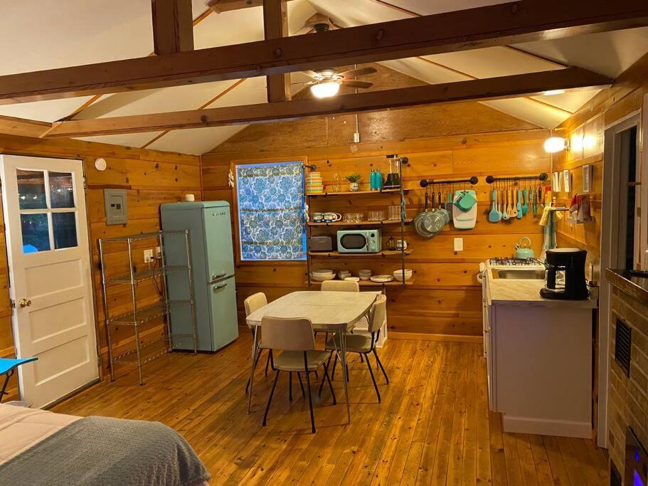 Big Blue Lake Cottages, Llc - Cottage #5 Holton Extérieur photo